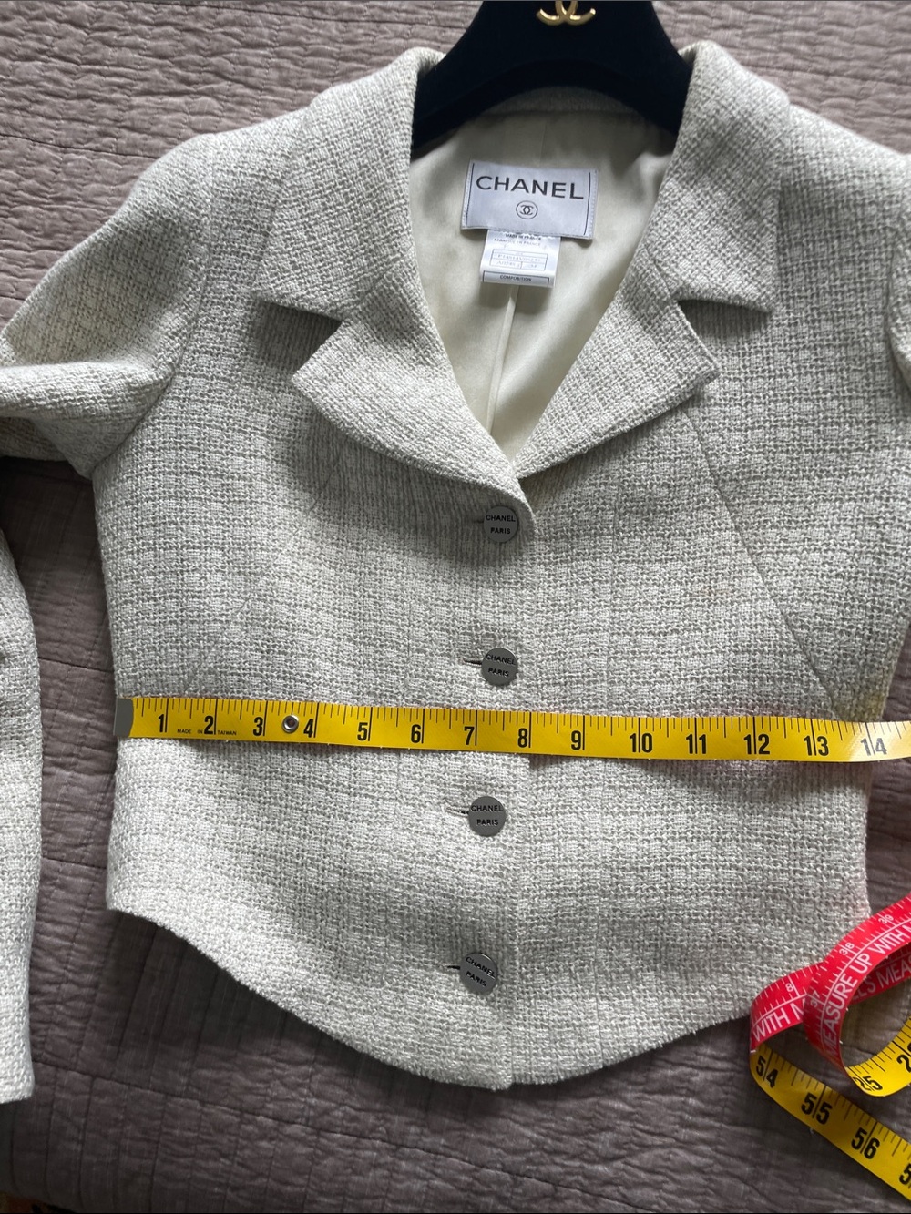 CHANEL Authentic Vintage Cream Tweed Cropped Jacket - Picture 10 of 14
